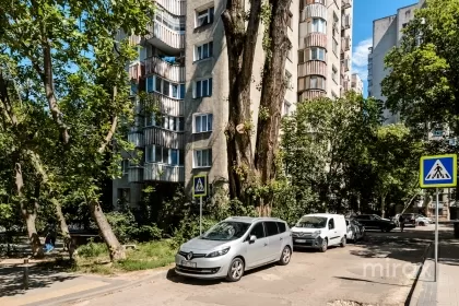 bd. Dacia, Botanica, Chișinău image 224438