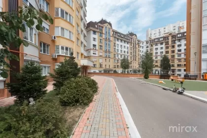 бул. Мирча чел Бэтрын, Чоканы, Кишинев изображение 229992