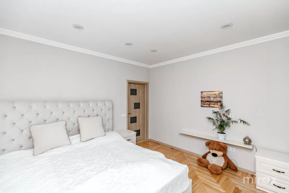 str-la Colinei, Codru, Chișinău